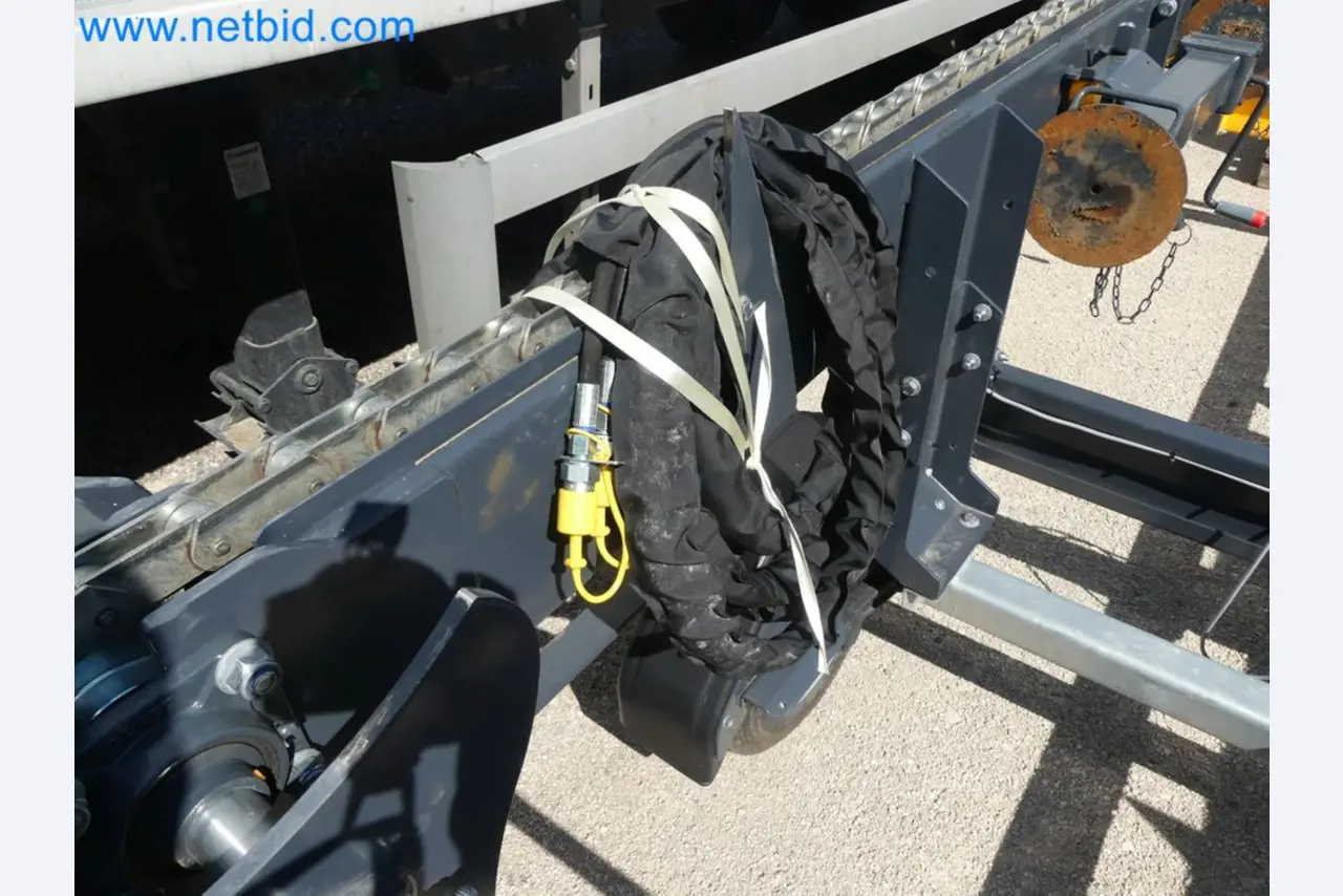 Diesel-Gabelstapler BOBCAT D30NXS und Kompakter Sägespalter UNIFOREST TITAN 53/40 Premium -63