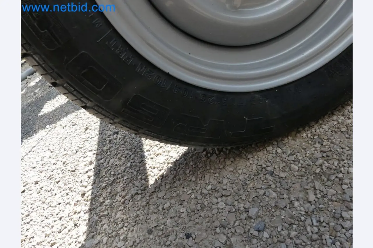 Diesel-Gabelstapler BOBCAT D30NXS und Kompakter Sägespalter UNIFOREST TITAN 53/40 Premium -65