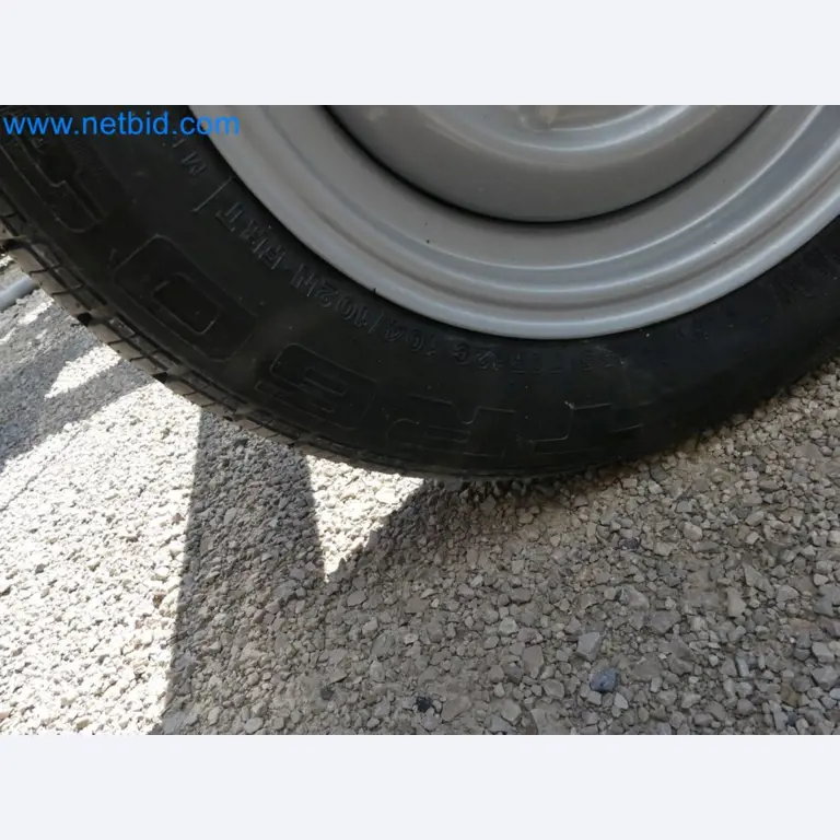 Diesel-Gabelstapler BOBCAT D30NXS und Kompakter Sägespalter UNIFOREST TITAN 53/40 Premium -65