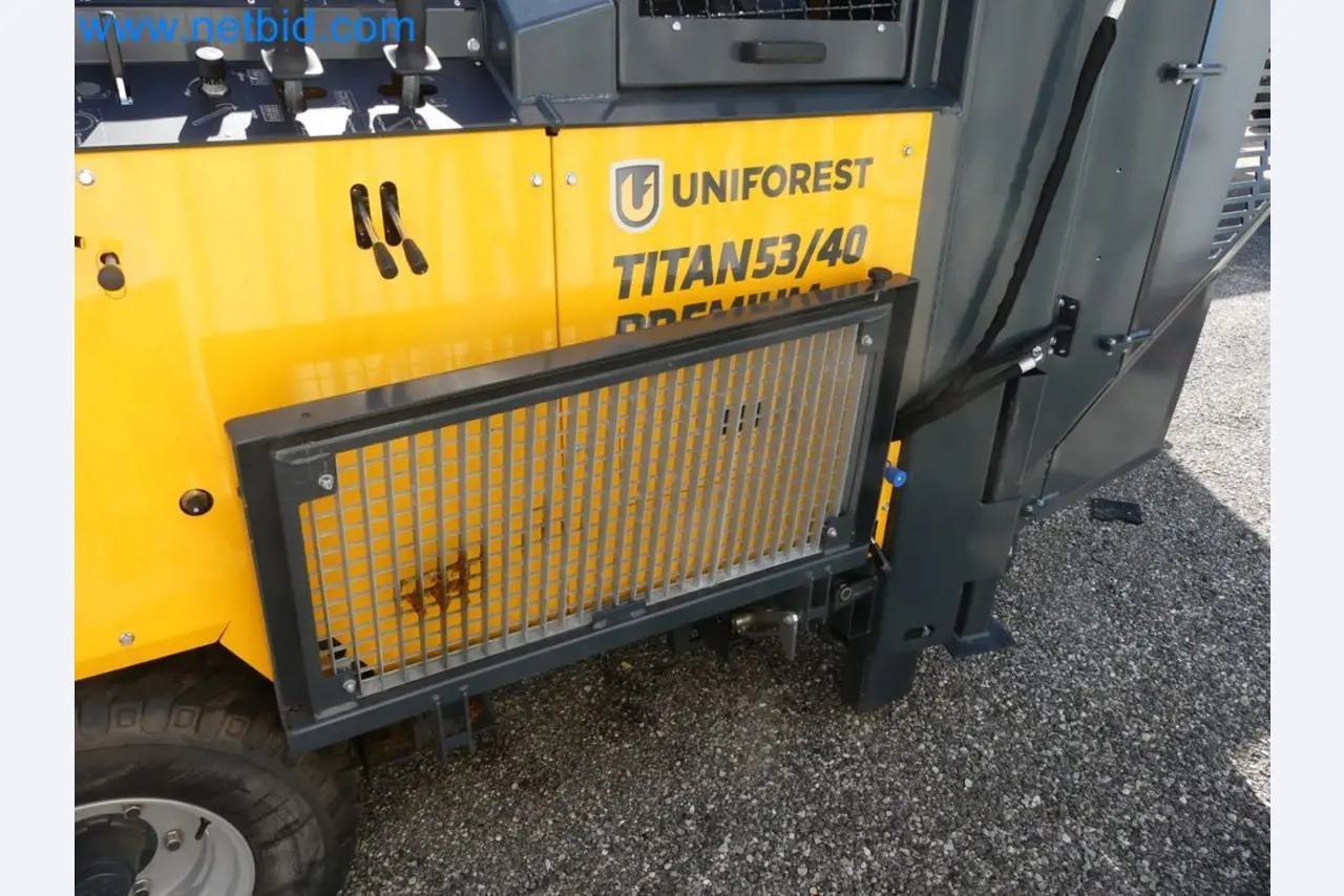 Diesel-Gabelstapler BOBCAT D30NXS und Kompakter Sägespalter UNIFOREST TITAN 53/40 Premium -66