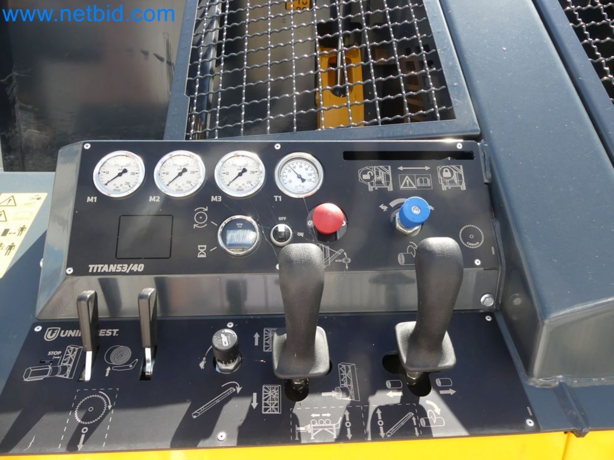 Dieselový vysokozdvižný vozík BOBCAT D30NXS-8