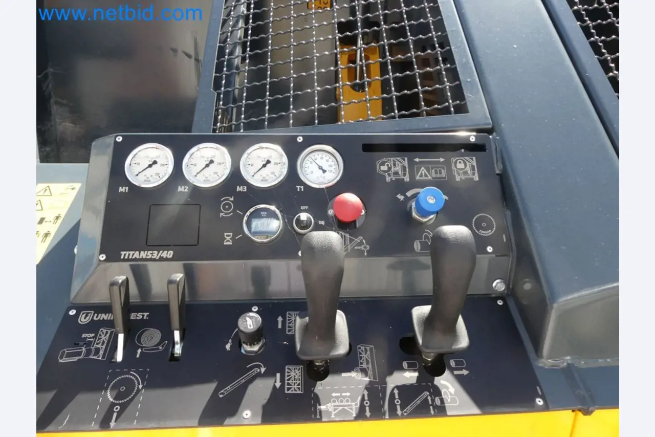 Diesel-Gabelstapler BOBCAT D30NXS und Kompakter Sägespalter UNIFOREST TITAN 53/40 Premium -8