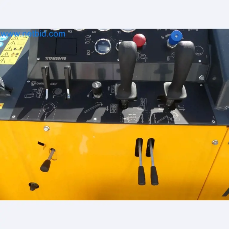 Diesel-Gabelstapler BOBCAT D30NXS und Kompakter Sägespalter UNIFOREST TITAN 53/40 Premium -9