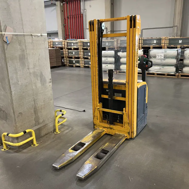 Elektrický paletový vozík Jungheinrich EJC216