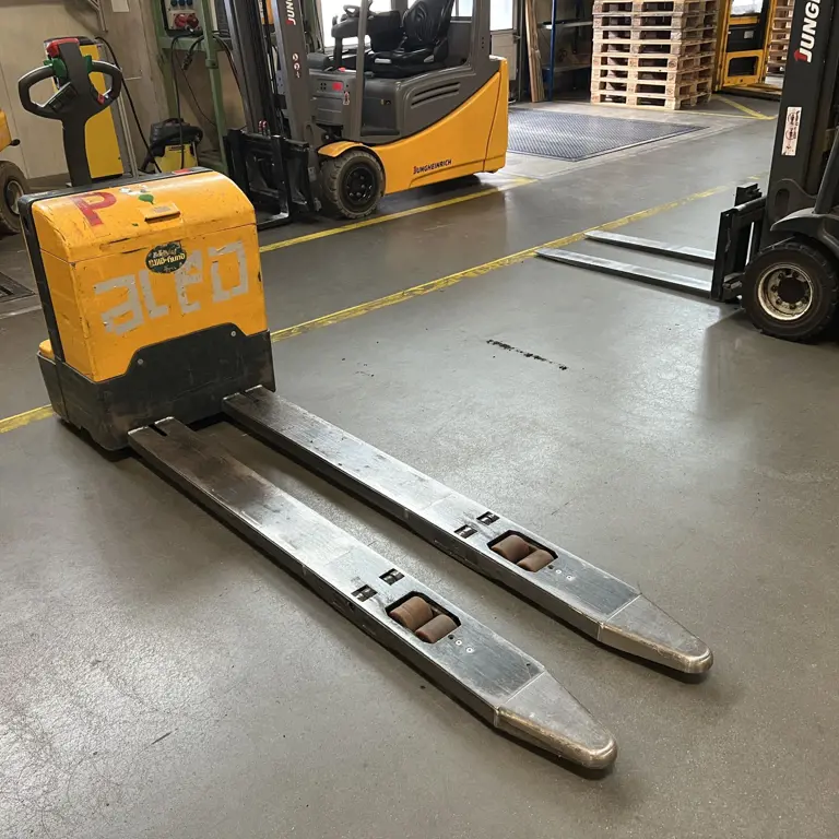 Elektrický paletový vozík Jungheinrich EJE220