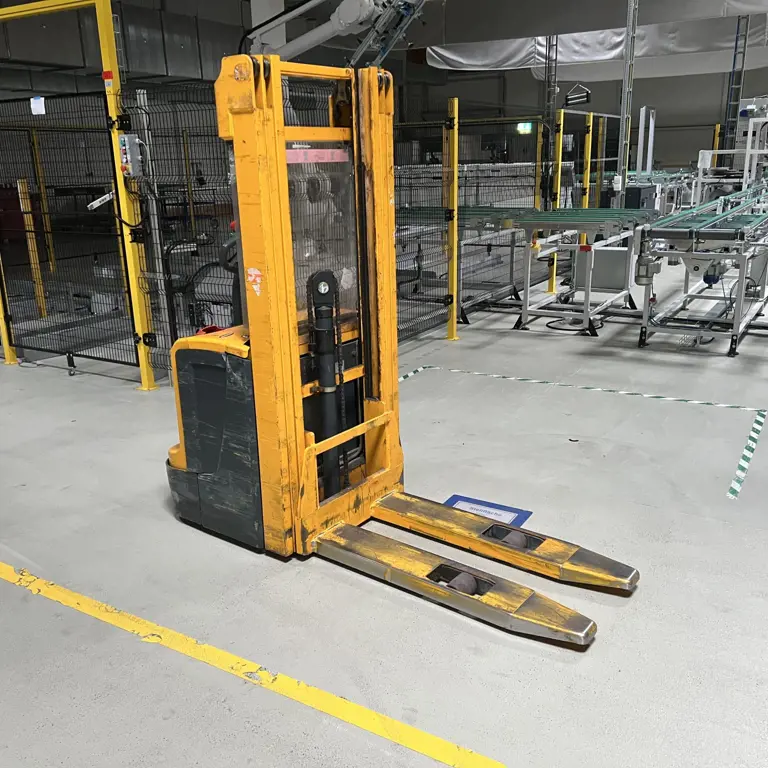 Elektrický paletový vozík Jungheinrich EJC216