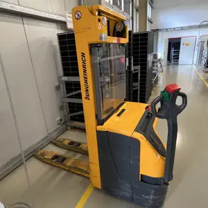 Elektrický paletový vozík Jungheinrich EJC216