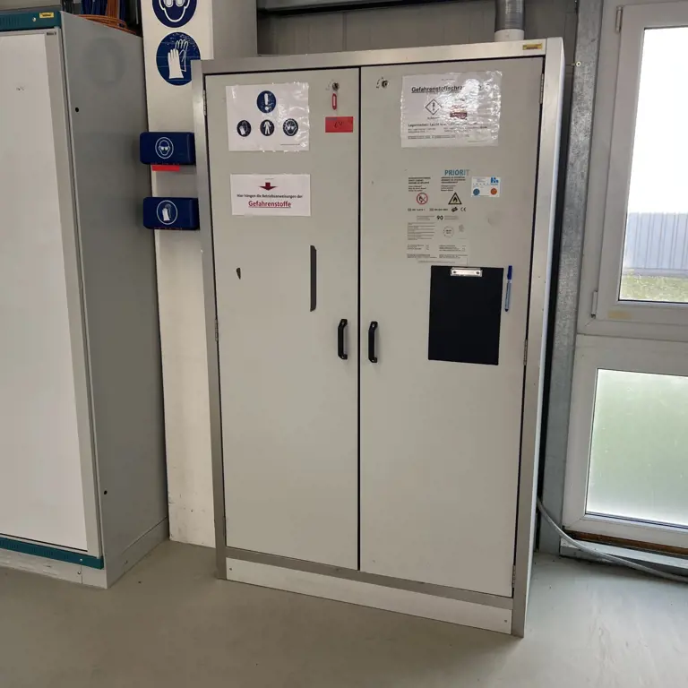 Skříň na nebezpečné materiály Priorit Priorit AG-EN92-196-120