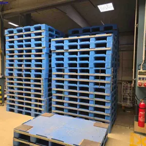 1 Posten Kunststoffpaletten