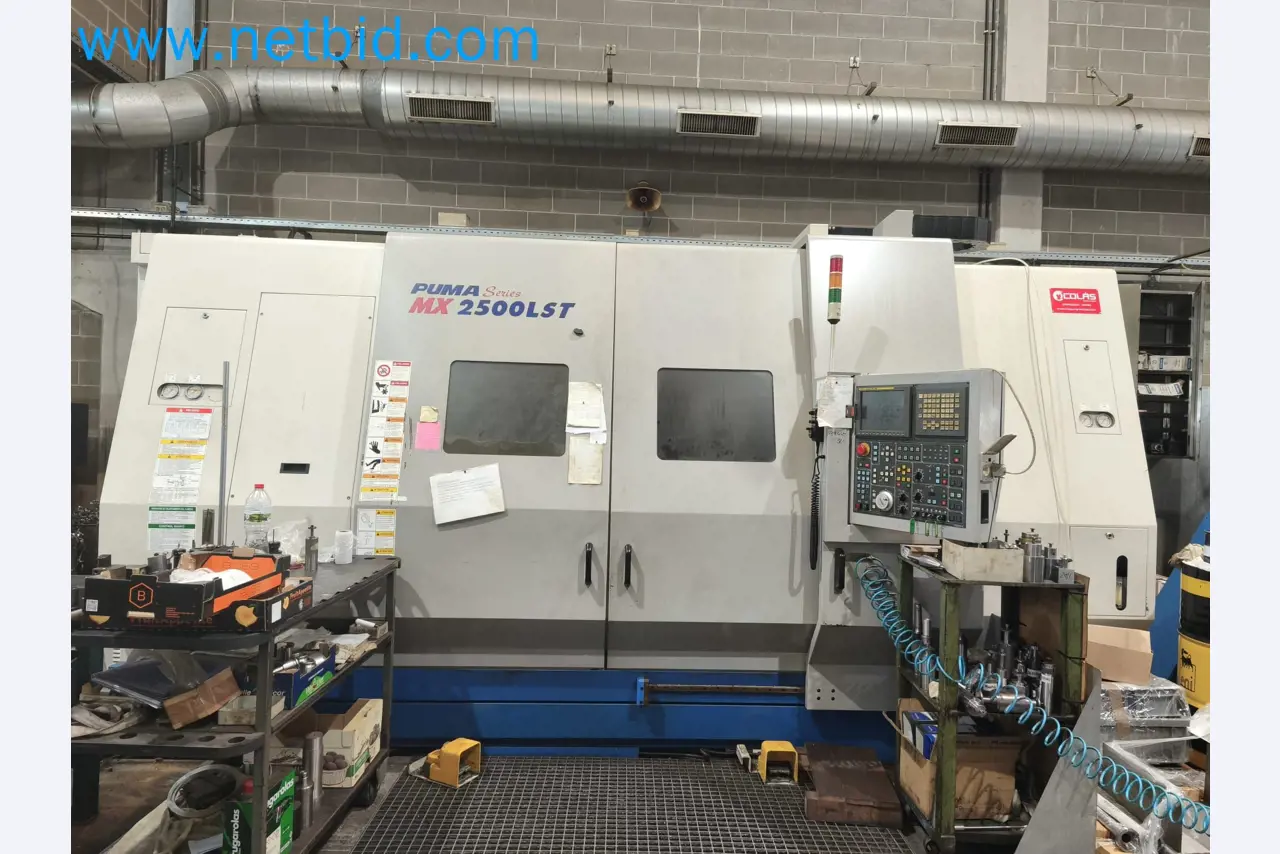 CNC soustružnické a frézovací centrum Doosan Puma 2500 MX LST-1