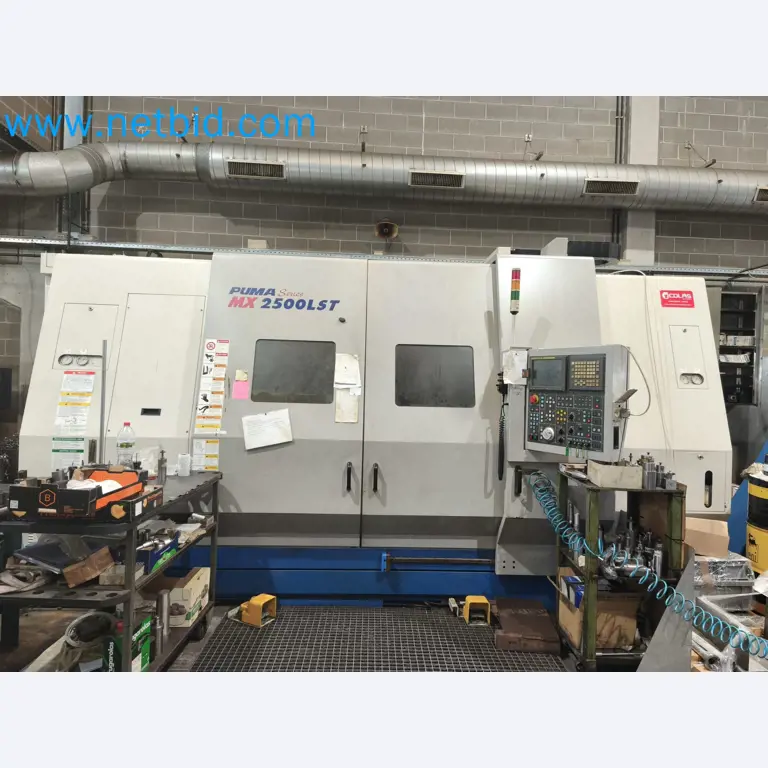 CNC soustružnické a frézovací centrum Doosan Puma 2500 MX LST-1