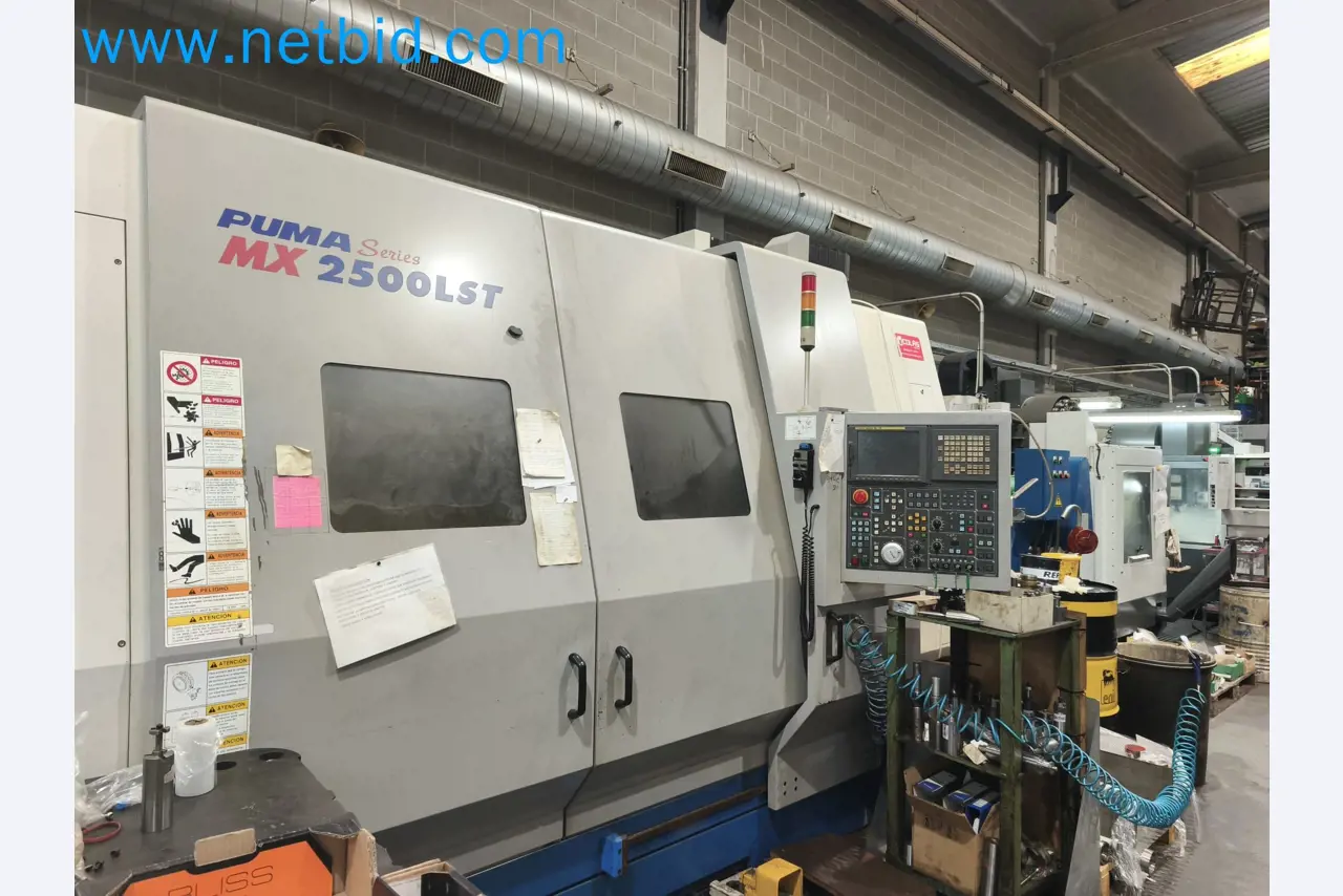 CNC soustružnické a frézovací centrum Doosan Puma 2500 MX LST-3