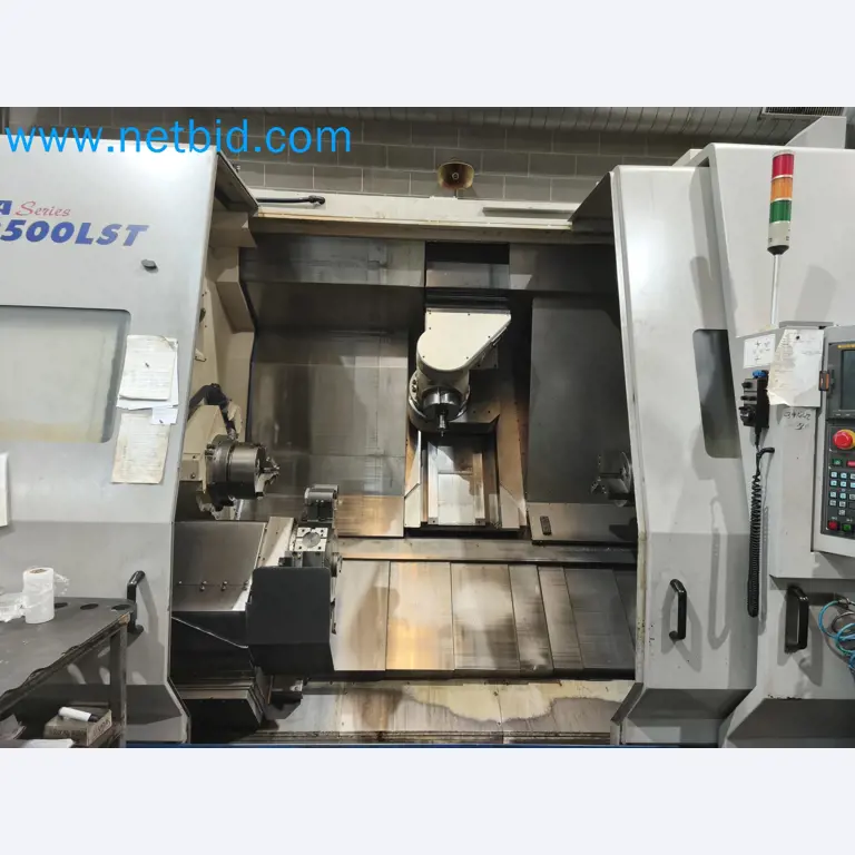 CNC soustružnické a frézovací centrum Doosan Puma 2500 MX LST-4
