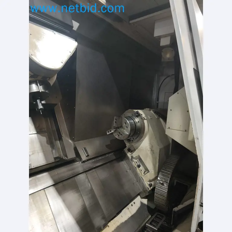 CNC soustružnické a frézovací centrum Doosan Puma 2500 MX LST-6