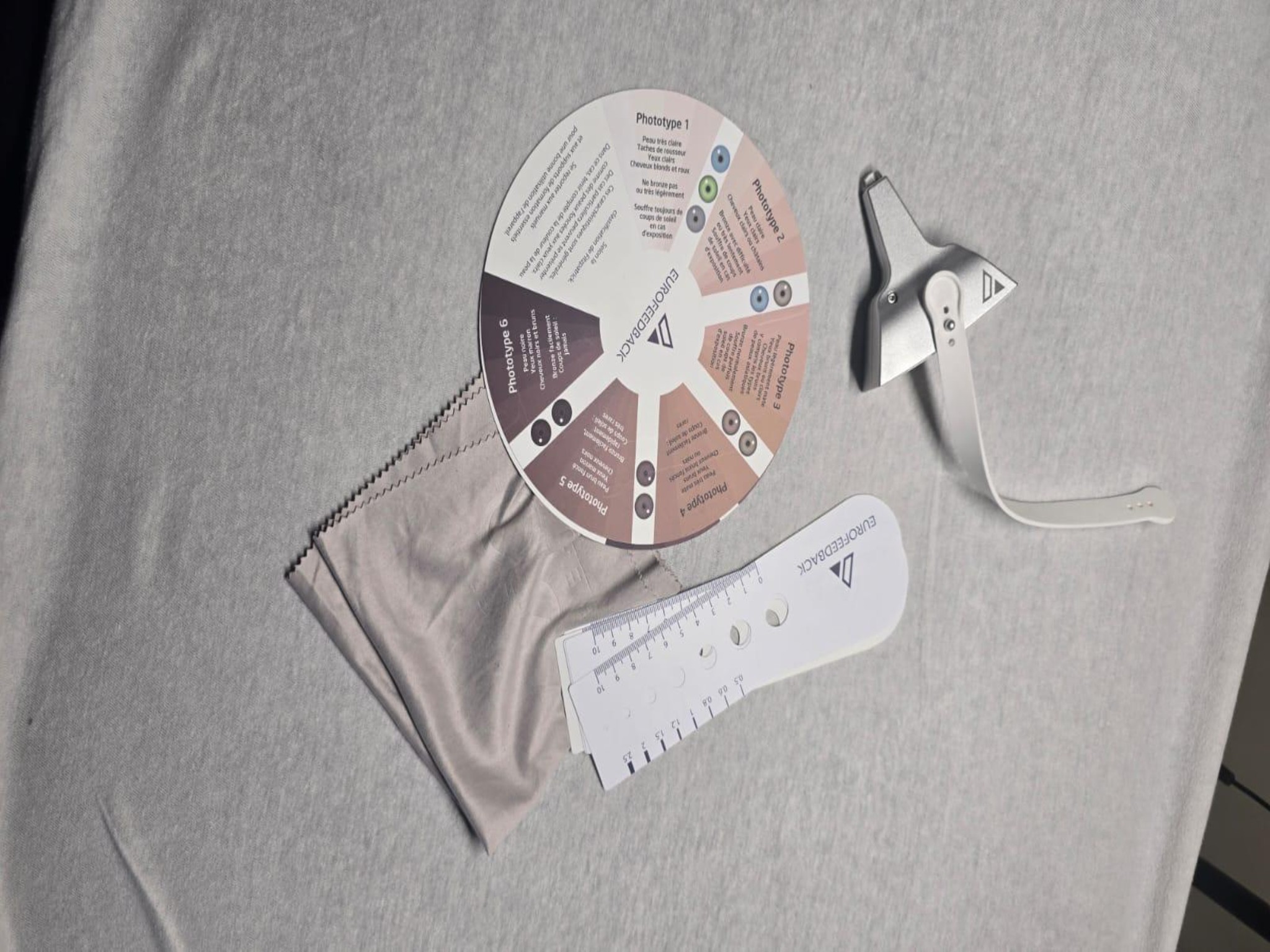 Mobiliario cuidado y de calidad de un salón de belleza-14