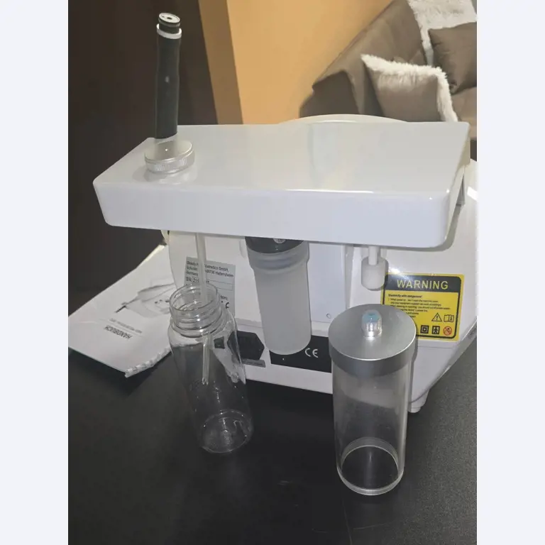 Mobiliario cuidado y de calidad de un salón de belleza-3