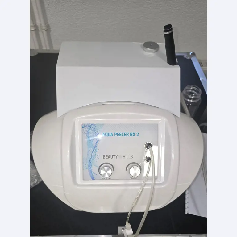 Mobiliario cuidado y de calidad de un salón de belleza-6