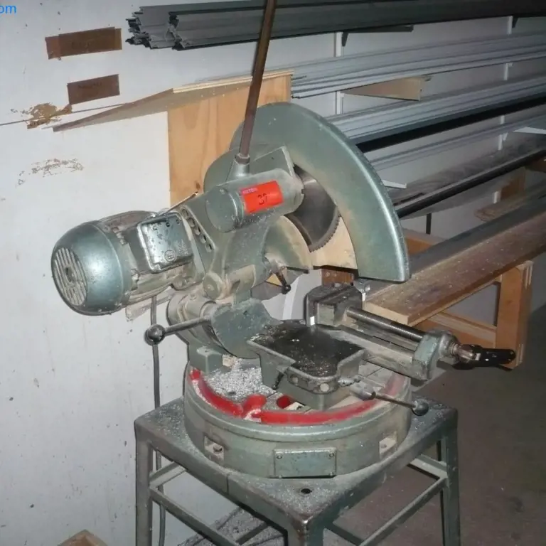 Kapp- und Gehrungssäge Heberle