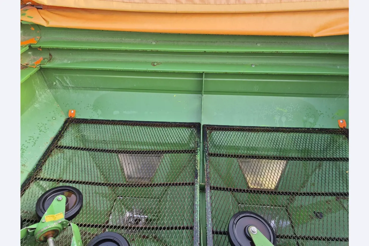 Machines agricoles-12