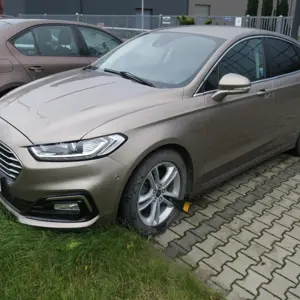 Turismos FORD MONDEO SEDAN 19-21