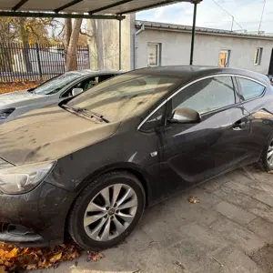 Turismos OPEL ASTRA GTC Sport 1,7 Cdti