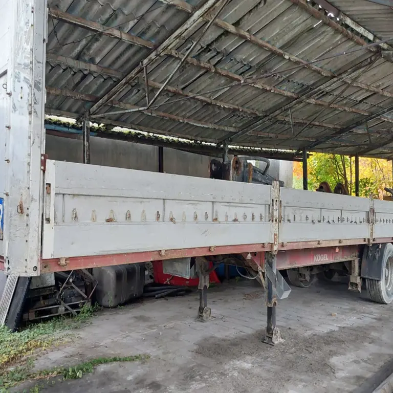 Semirremolque caja KOGEL SN