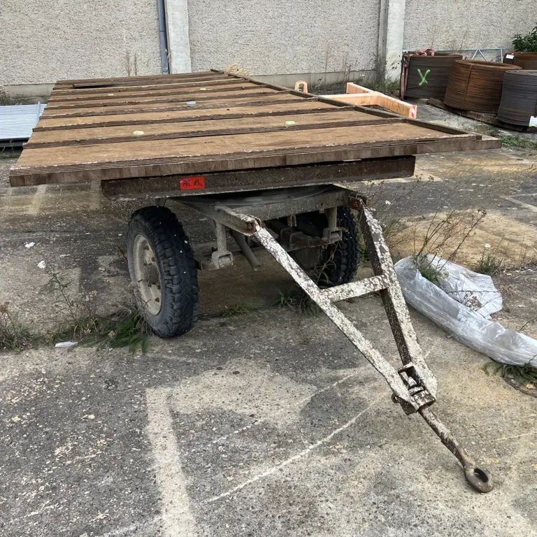 Priklopnik za platformo