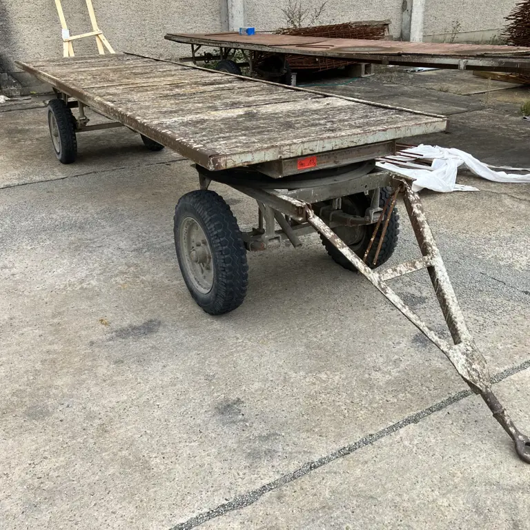 Priklopnik za platformo