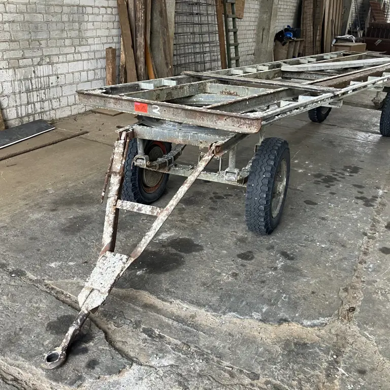 Priklopnik za platformo