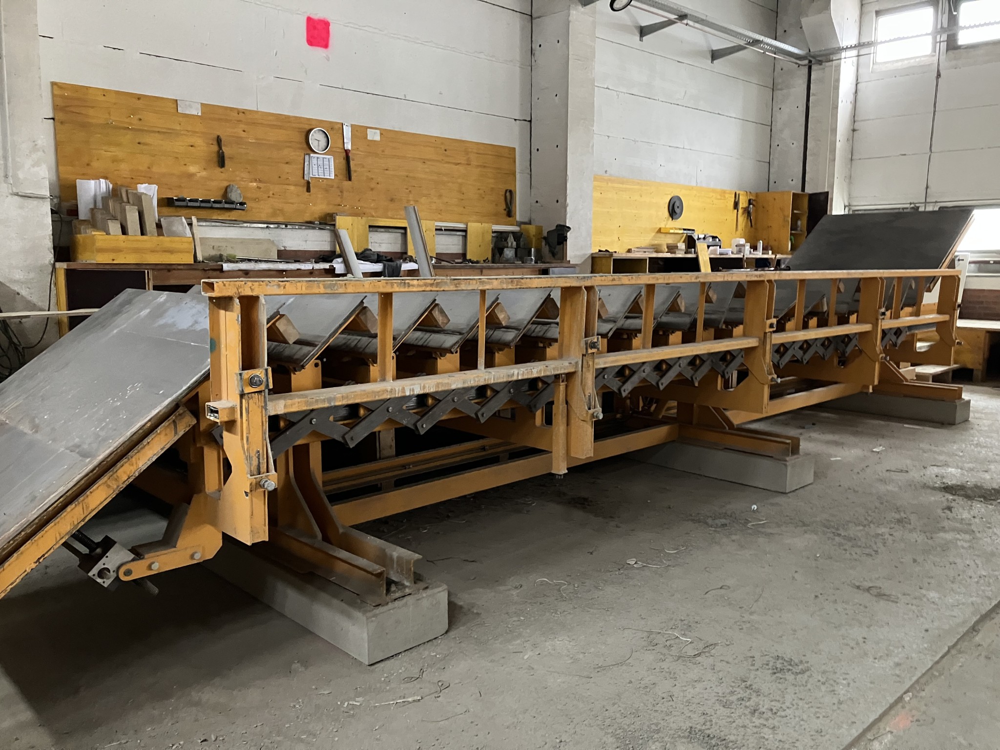 Wyposażenie byłej betoniarni-3