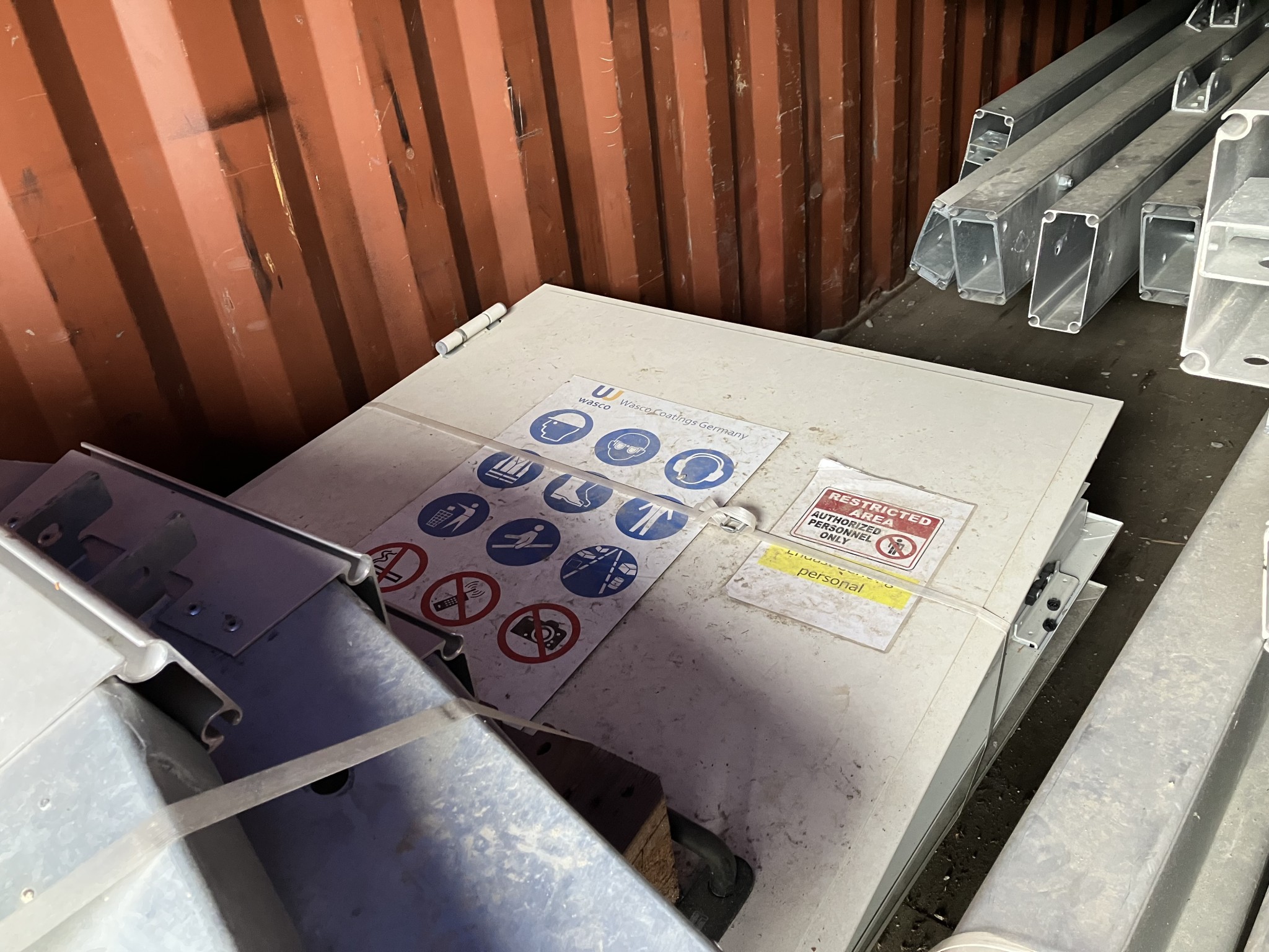 Wyposażenie byłej betoniarni-7