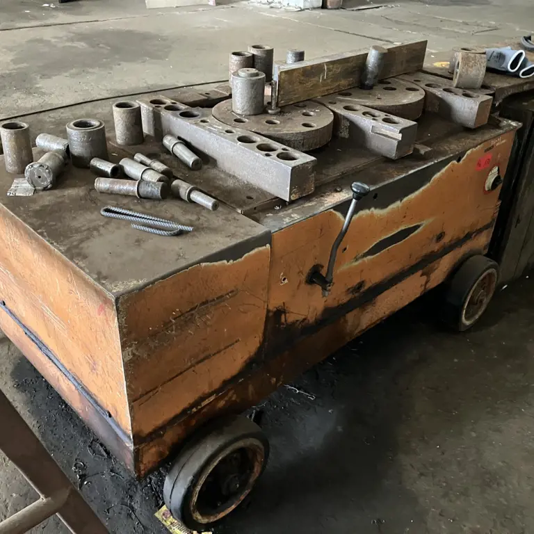 Električni stroj za upogibanje konstrukcijskega jekla VEB