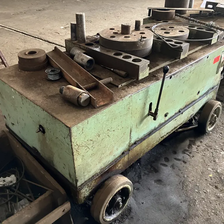 Električni stroj za upogibanje konstrukcijskega jekla VEB