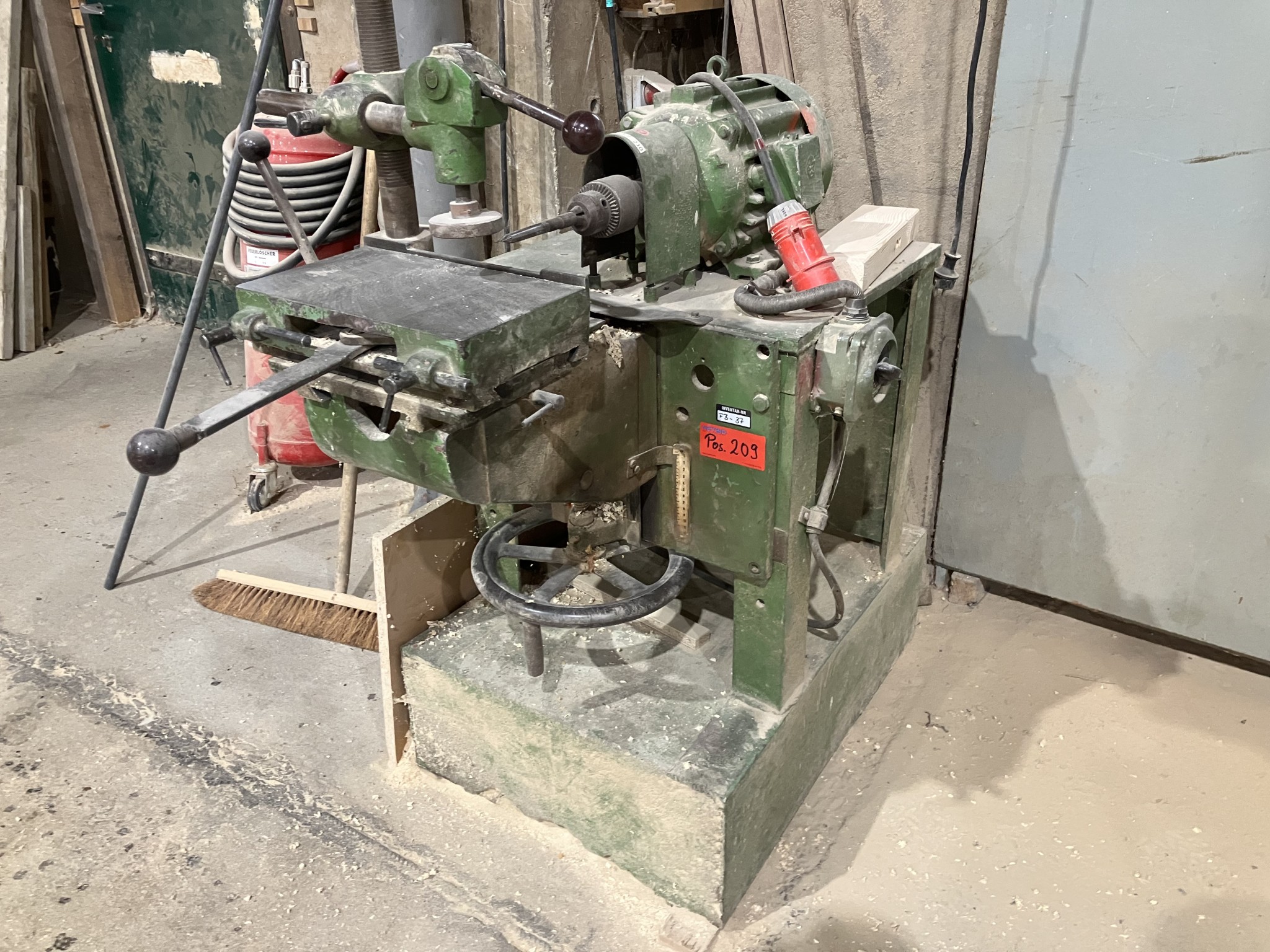 Wyposażenie byłej betoniarni-1