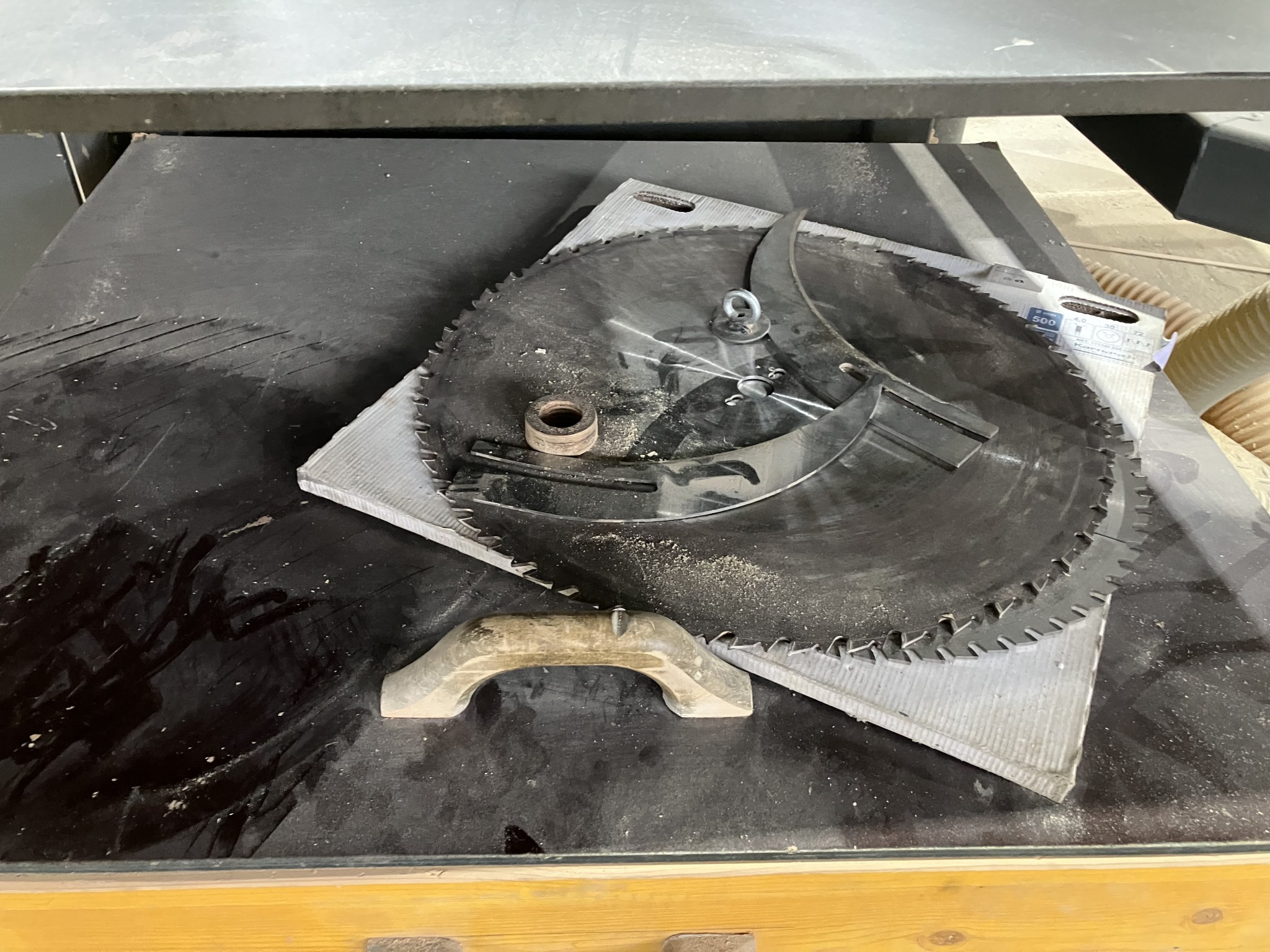 Wyposażenie byłej betoniarni-6