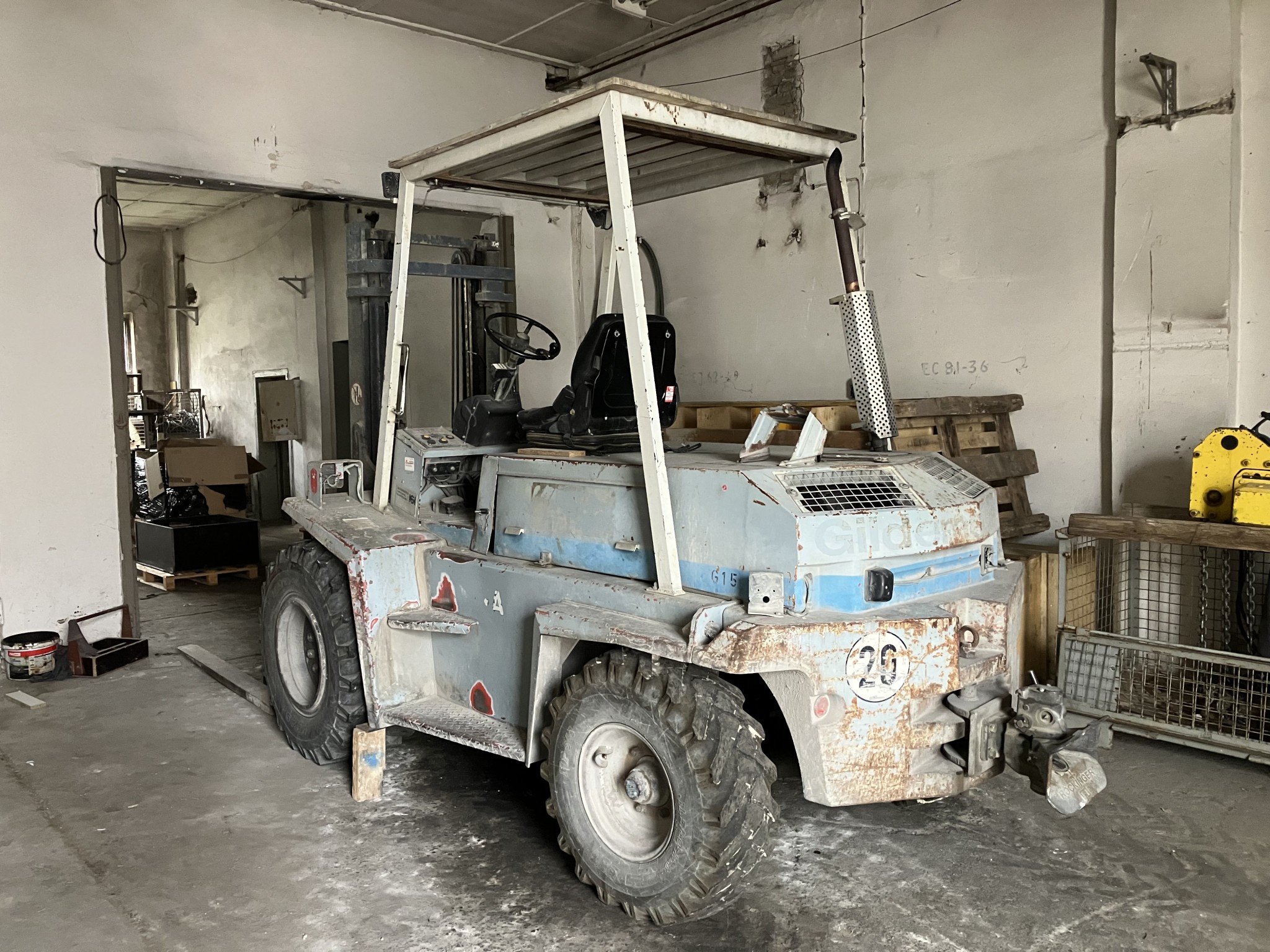 Wyposażenie byłej betoniarni-1