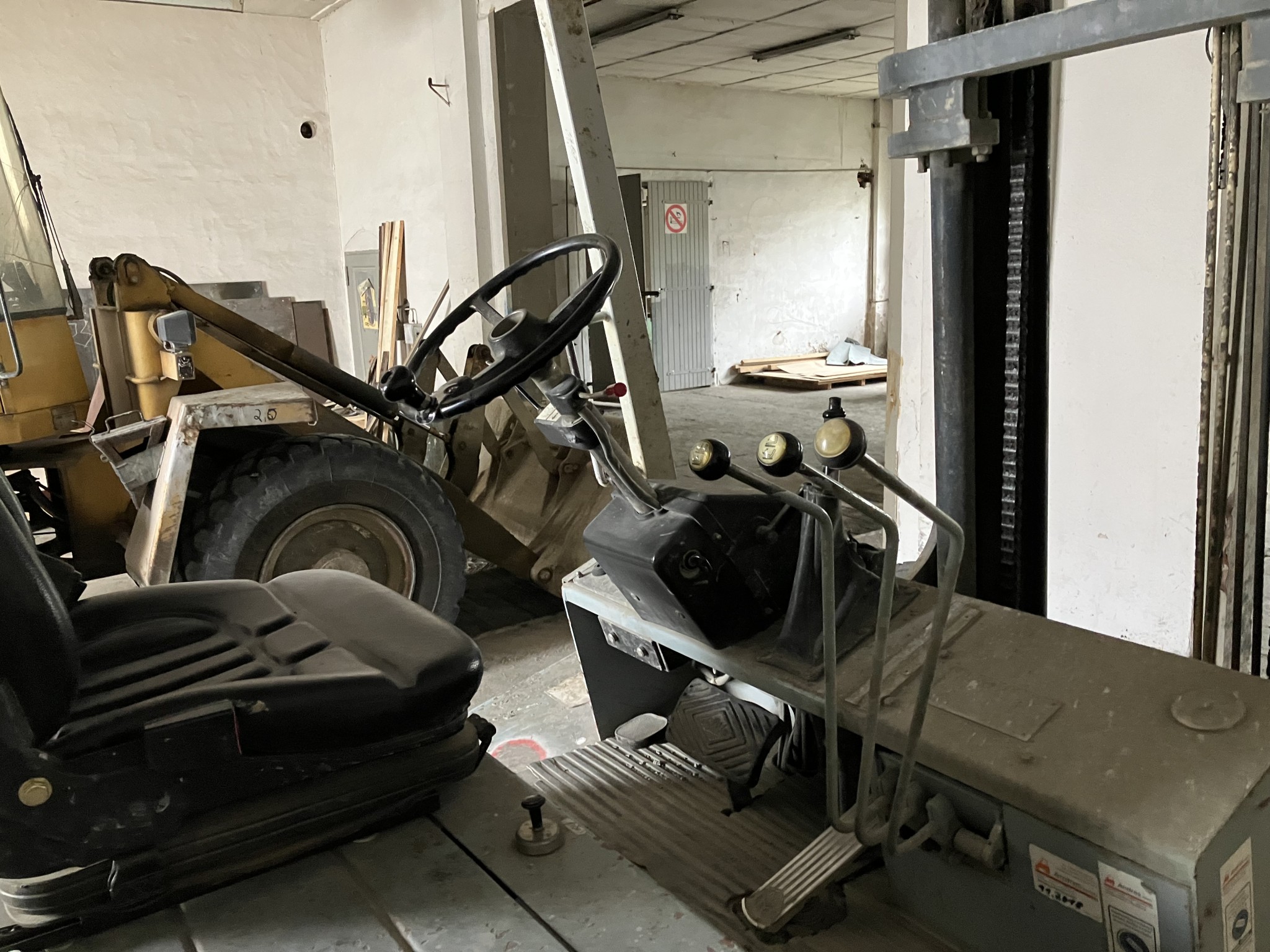 Wyposażenie byłej betoniarni-4