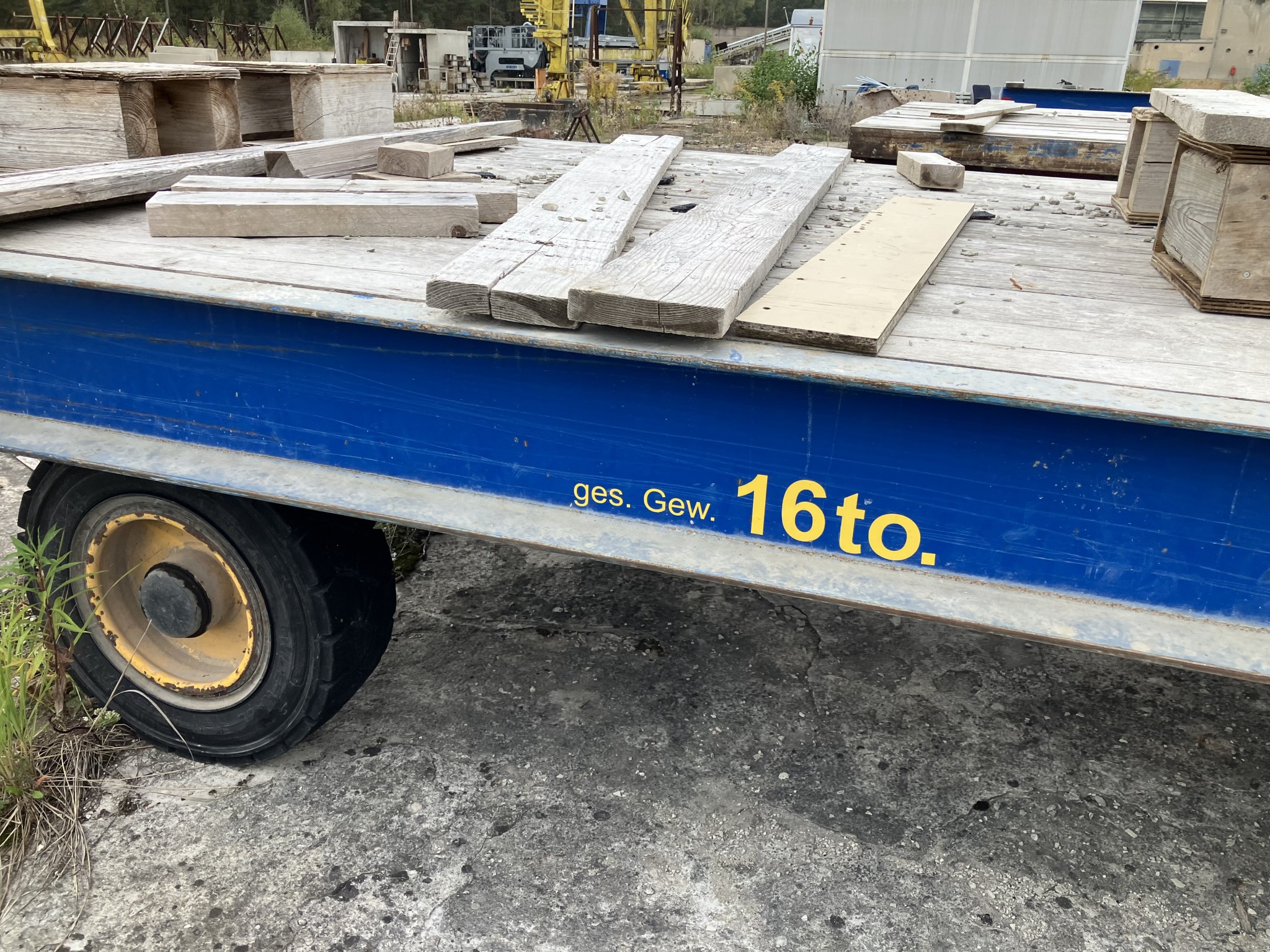 Wyposażenie byłej betoniarni-2