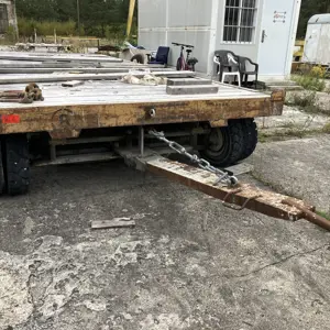 Priklopnik za platformo