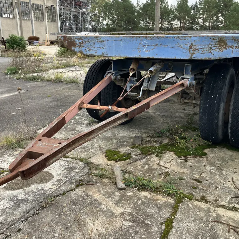 Priklopnik za platformo