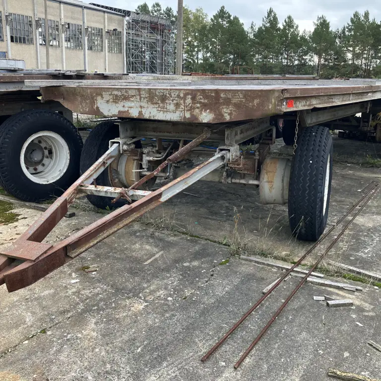 Priklopnik za platformo