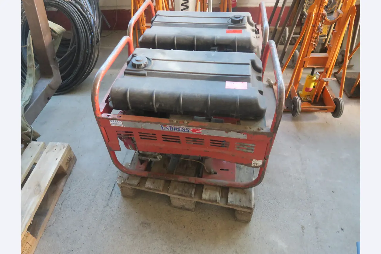 Workshop equipment and various accessories from the construction sector-1