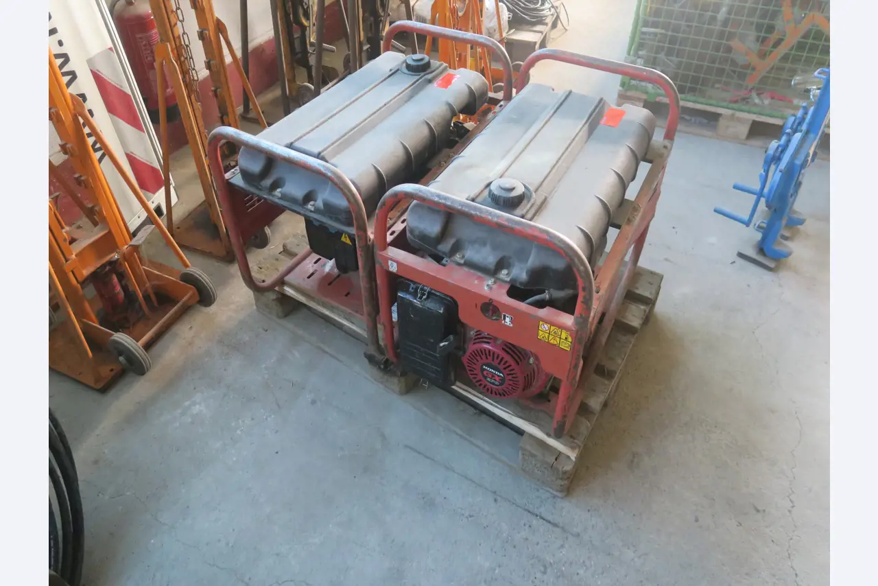 Workshop equipment and various accessories from the construction sector-4