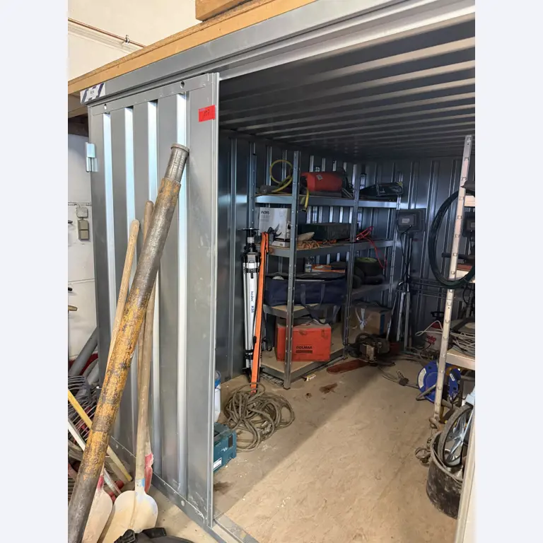 Workshop equipment and various accessories from the construction sector-1