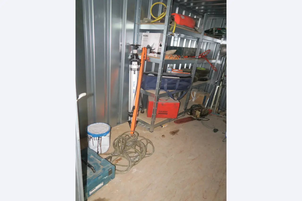 Workshop equipment and various accessories from the construction sector-3