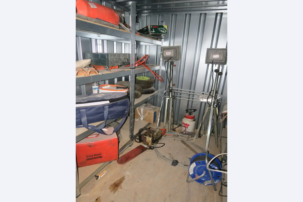 Workshop equipment and various accessories from the construction sector-5