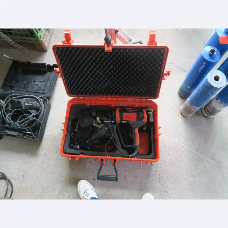 Workshop equipment and various accessories from the construction sector-1