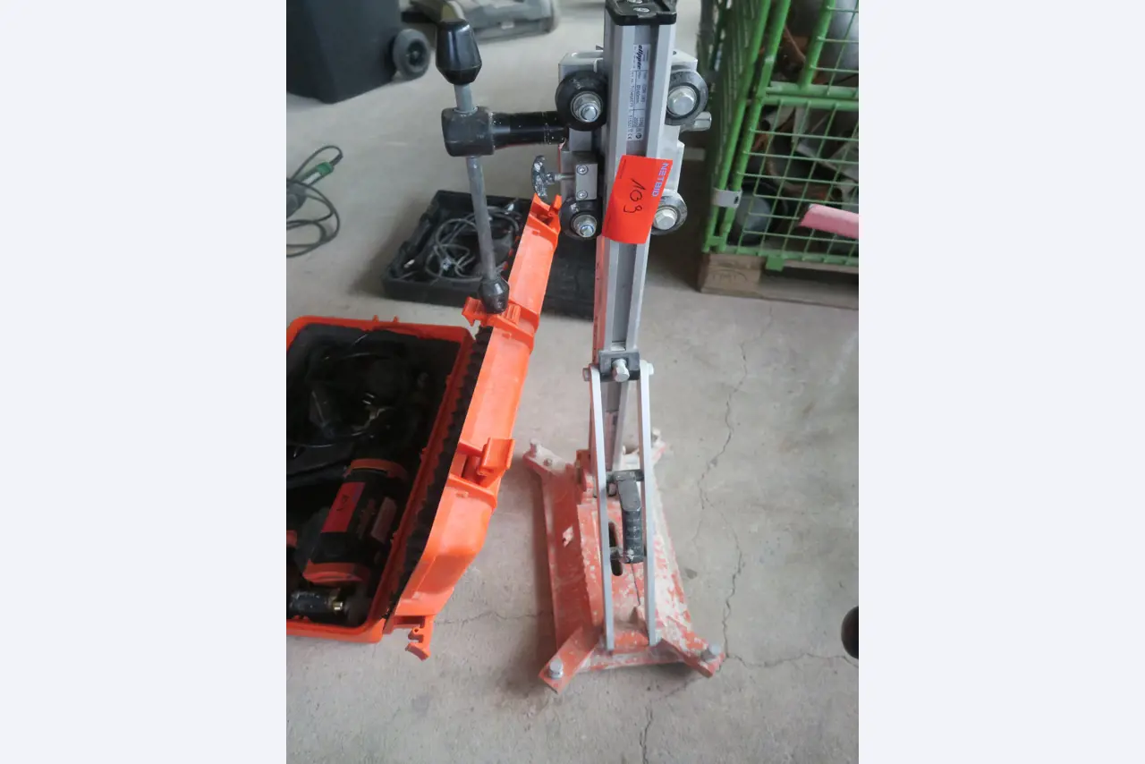 Workshop equipment and various accessories from the construction sector-2