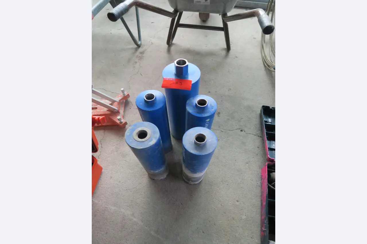 Workshop equipment and various accessories from the construction sector-3