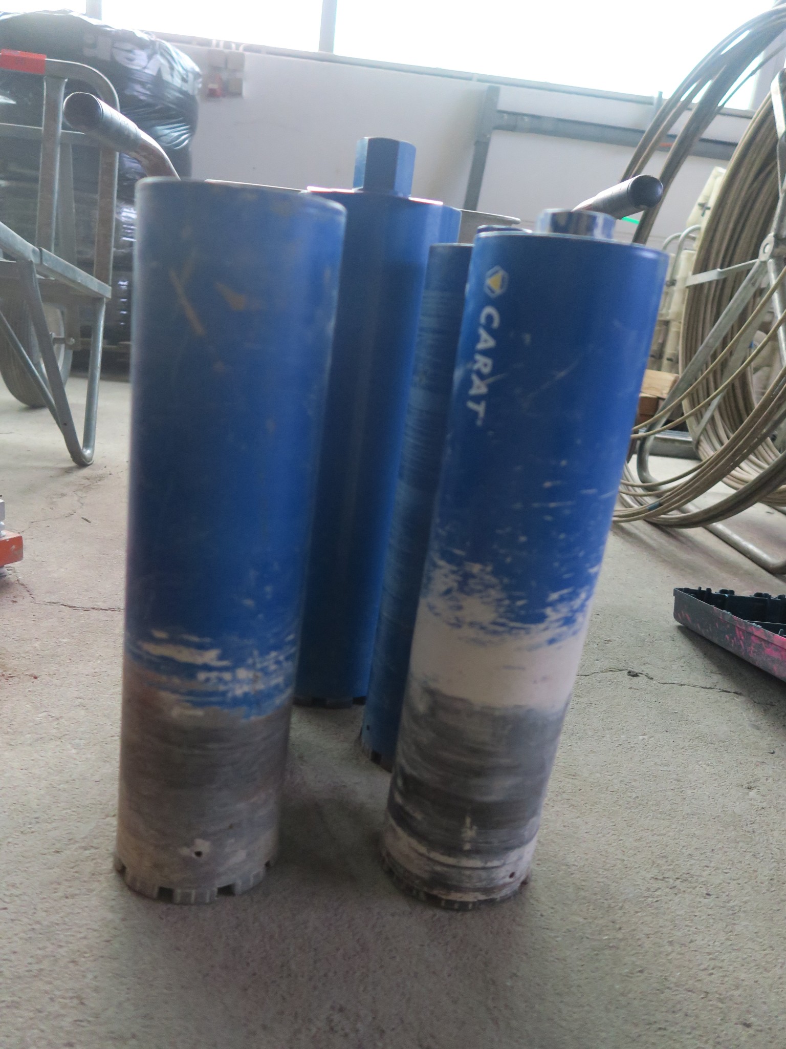 Sprzęt warsztatowy i różne akcesoria z sektora budowlanego-4